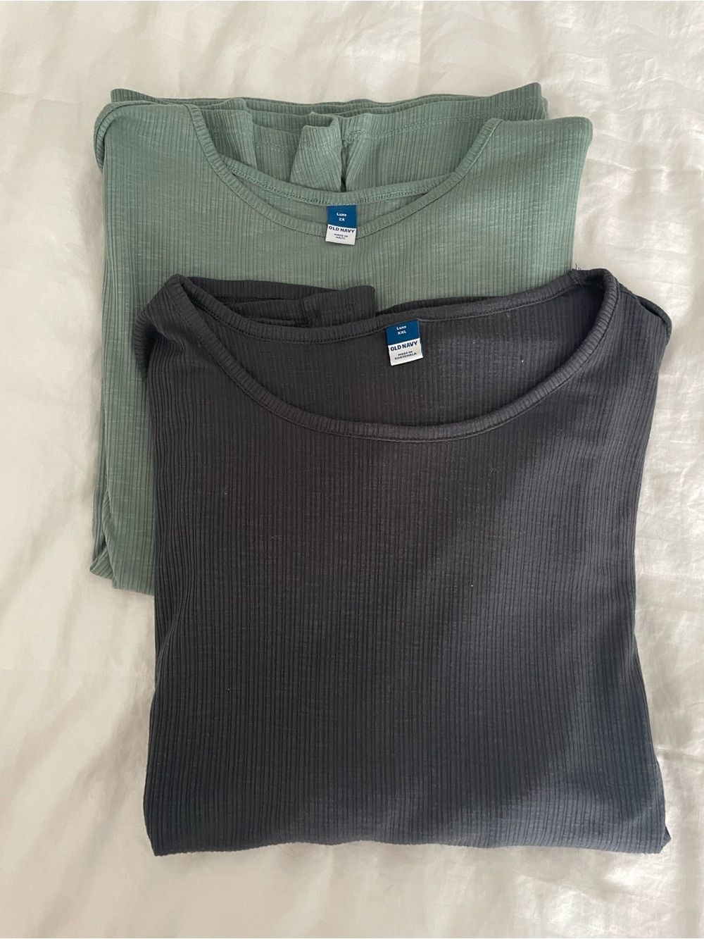 Old Navy Ribbed Crewneck Tee in Sage and Charcoal